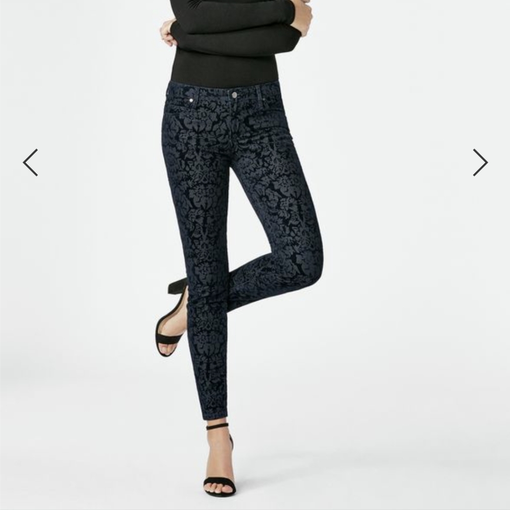 7 For All Mankind. Floral Jacquard Skinny Jeans. Size 25.